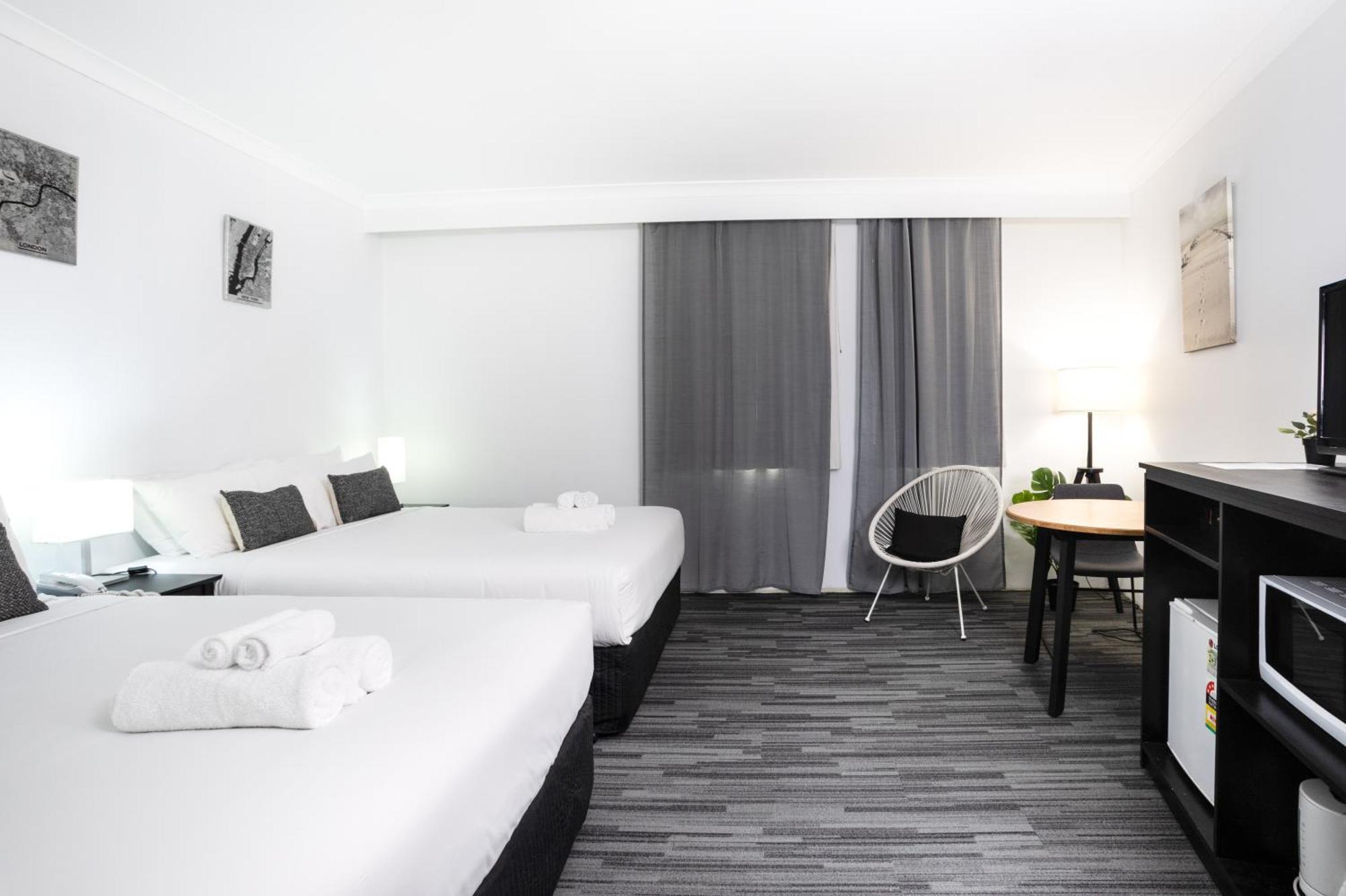 Joondalup City Hotel Perth Bagian luar foto