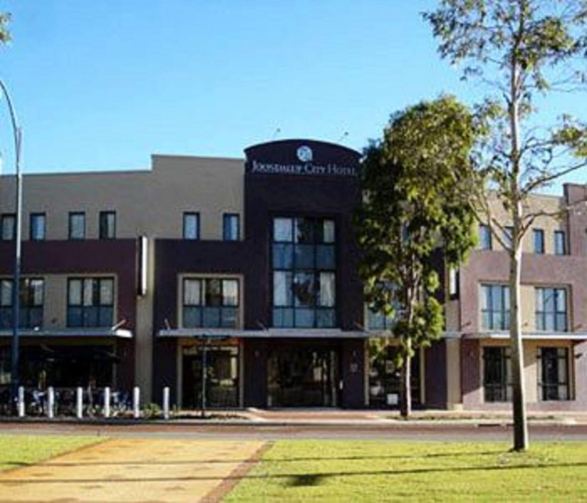 Joondalup City Hotel Perth Bagian luar foto
