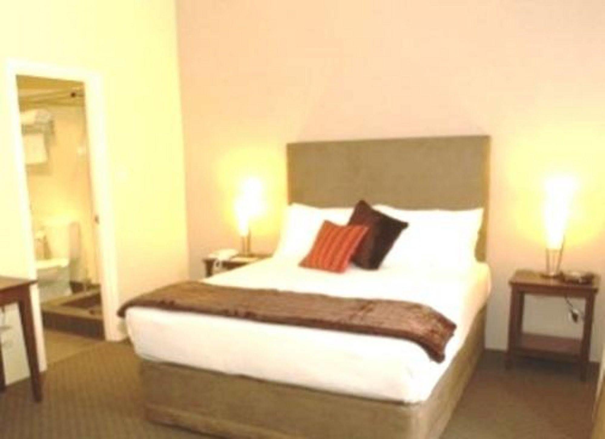 Joondalup City Hotel Perth Bagian luar foto