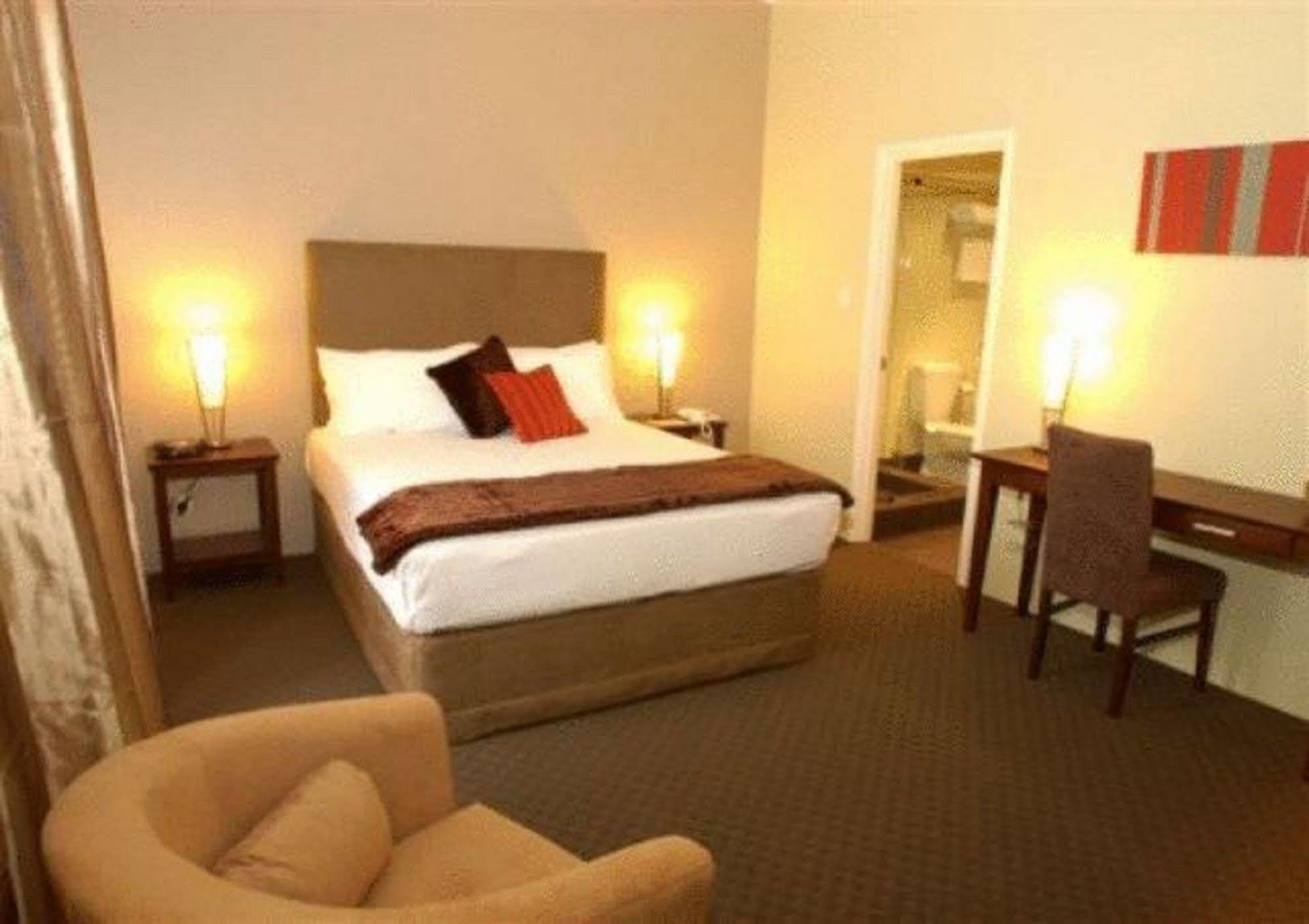 Joondalup City Hotel Perth Bagian luar foto